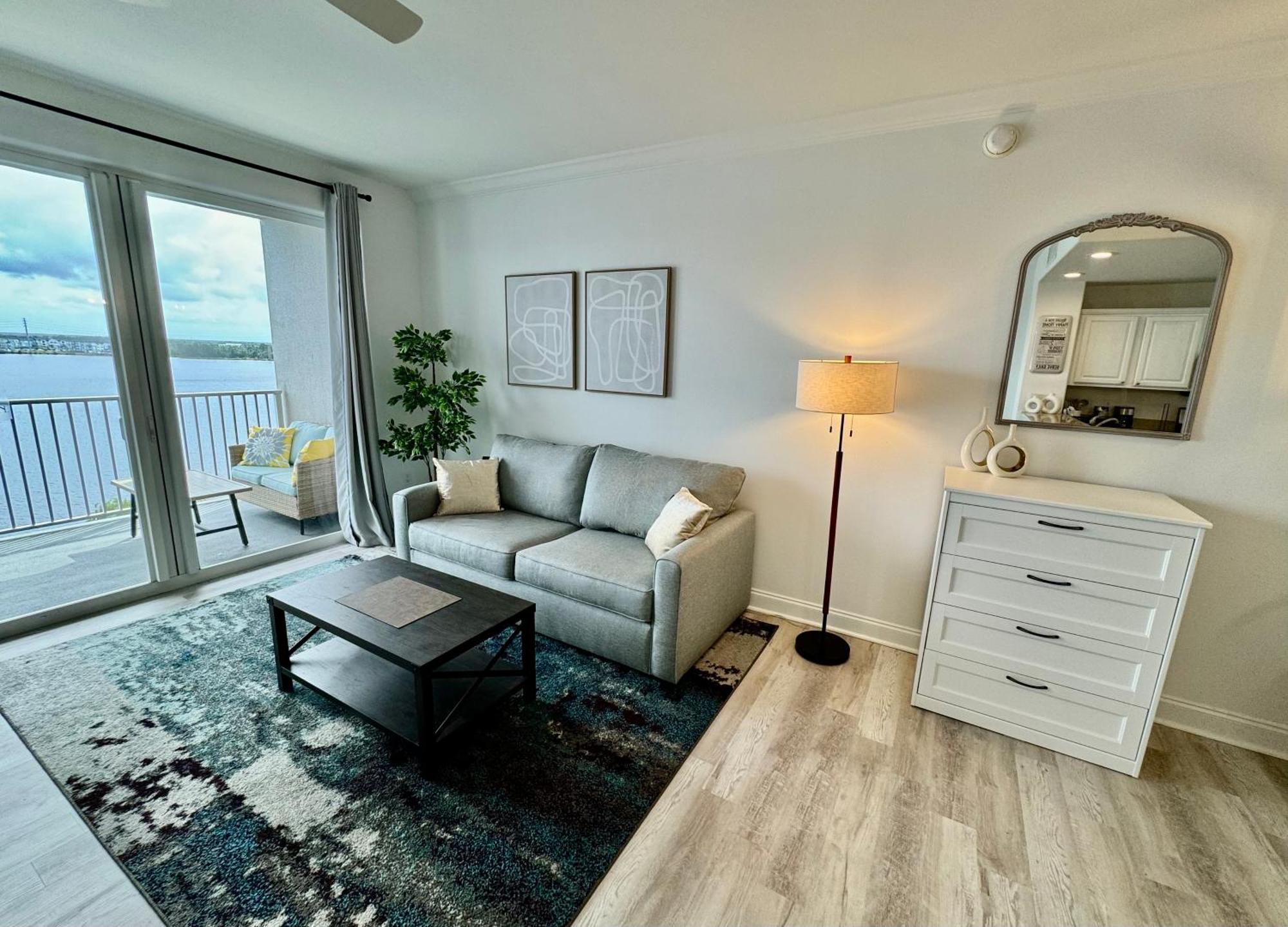 Balcony King Suite - Lake & Pool View ออร์ลันโด ภายนอก รูปภาพ