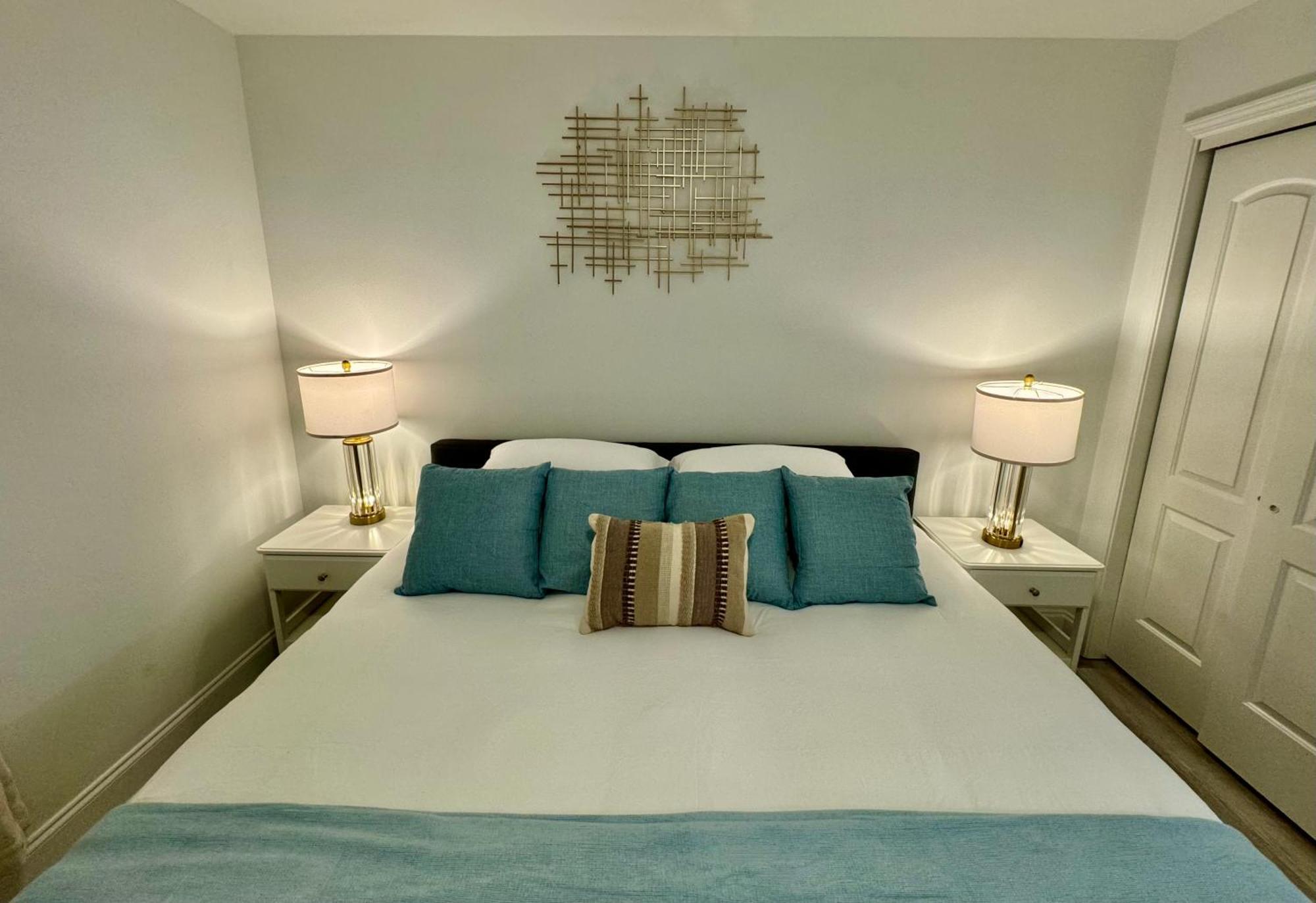 Balcony King Suite - Lake & Pool View ออร์ลันโด ภายนอก รูปภาพ
